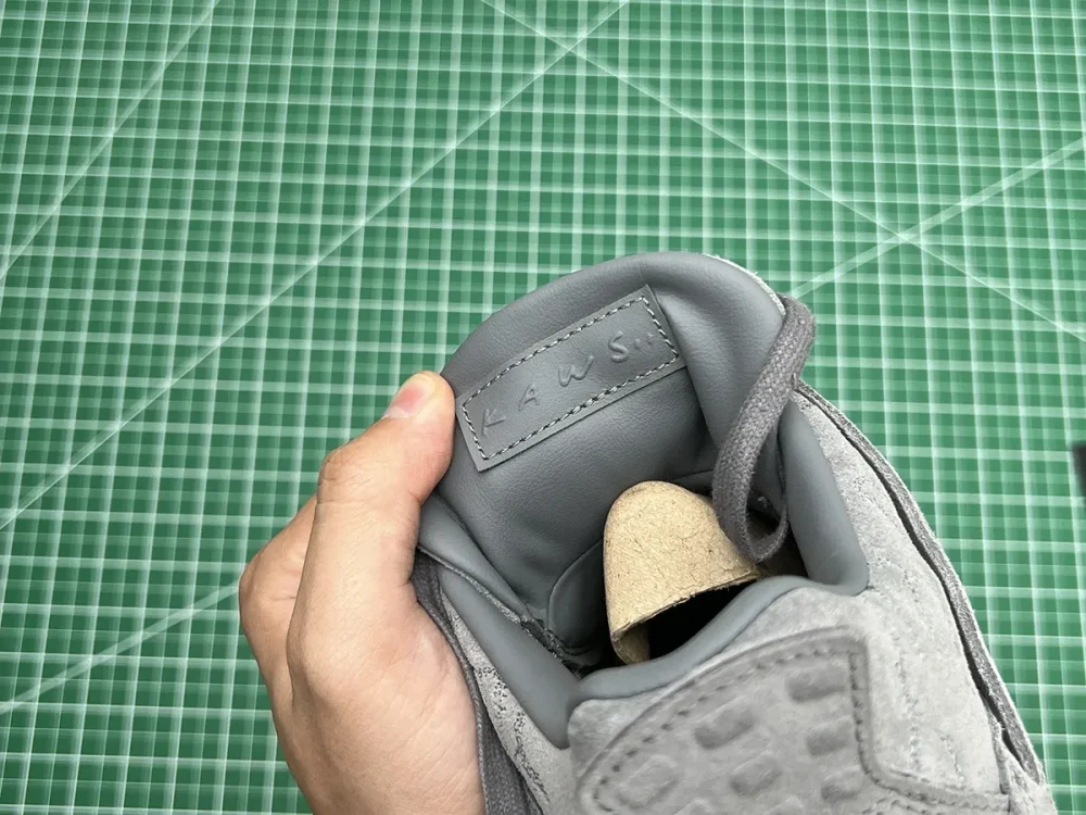 Air Jordan 4 Retro Kaws - etkick reps au