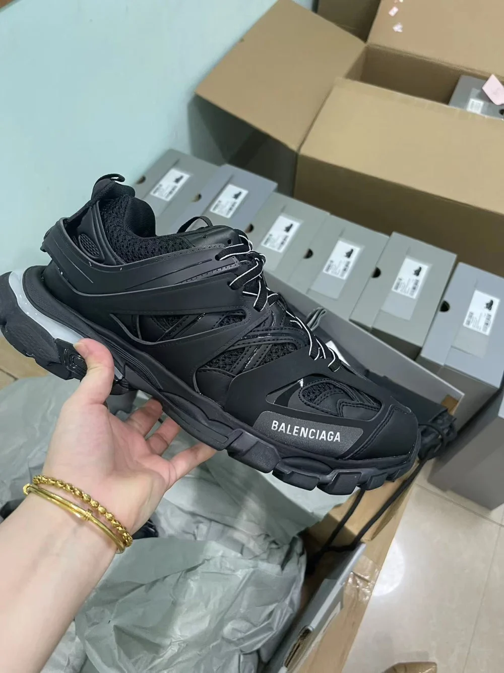 Top Balenciaga Men’s Track Led Sneaker in Black REPS - etkick reps