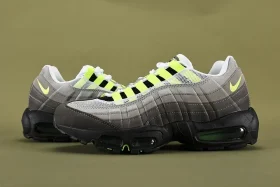 Air Max 95 AND Neon