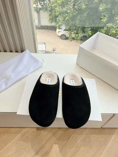 G028 Series 2024 Black Plush Slippers - etkick reps au