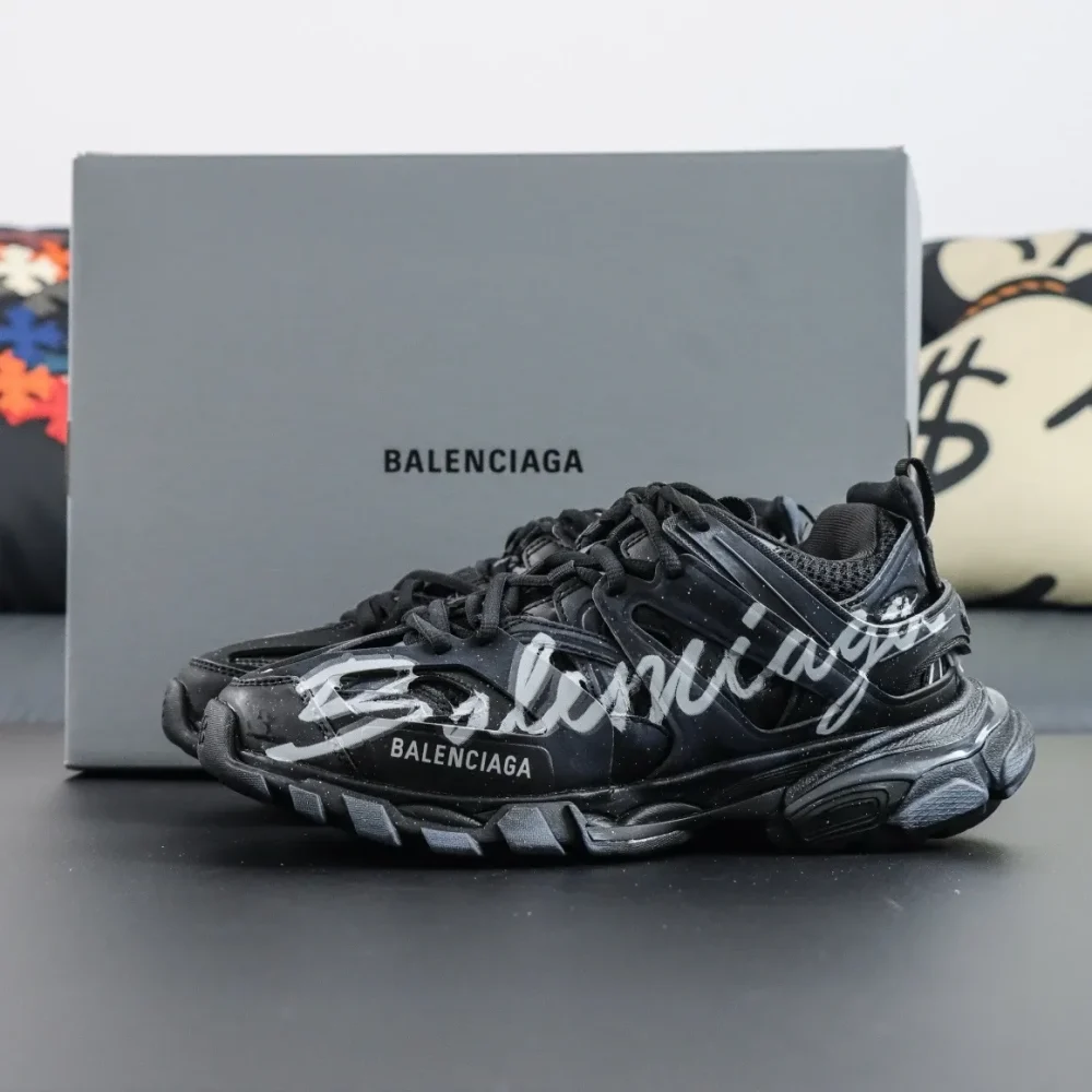 Balenciaga Track Sneaker In White With Graffiti Pattern - etkick reps au