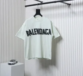 Balenciaga T-Shirt With Logo Print And Lettering