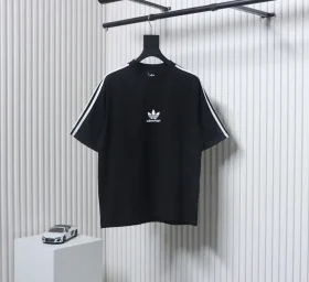 Balenciaga T-Shirt mit Co Branding Logo