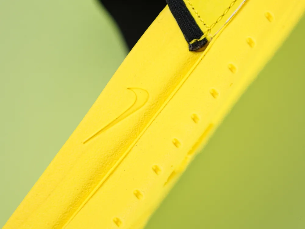 Kobe Bryant x Offcourt Slide Lightning Reps - Image 3