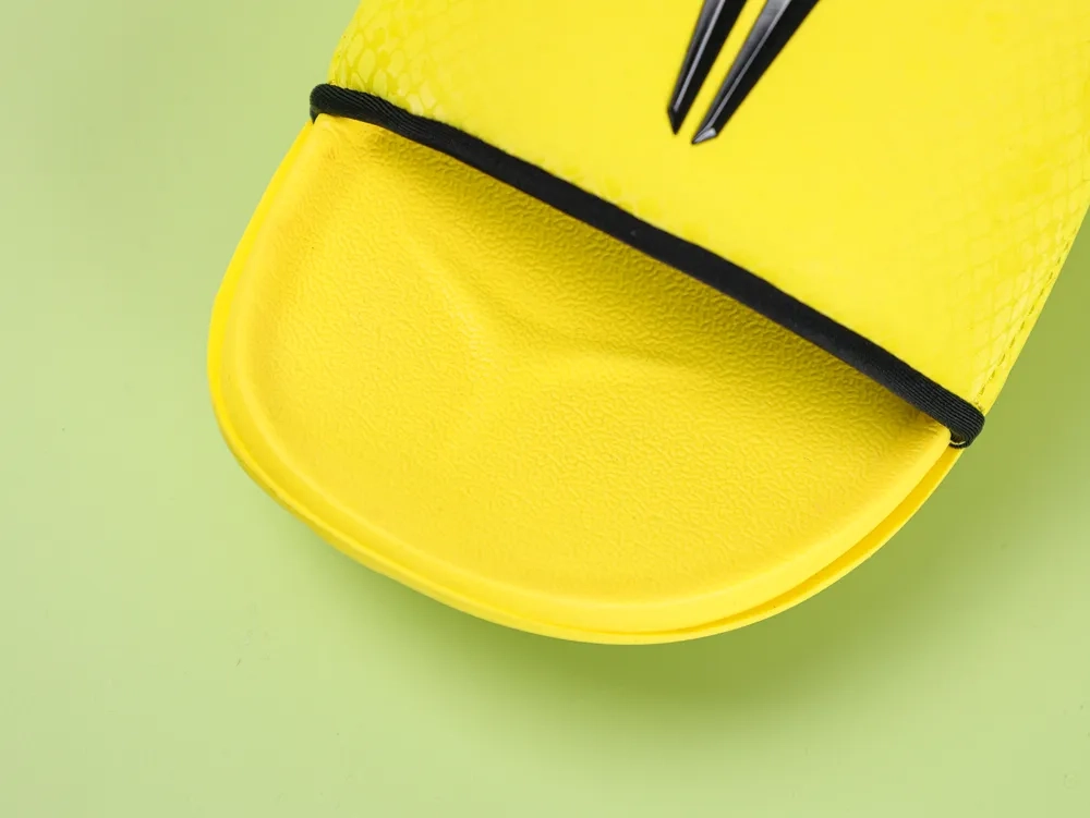 Kobe Bryant x Offcourt Slide Lightning Reps - Image 7