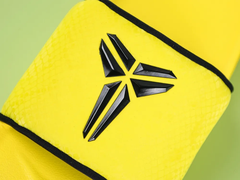 Kobe Bryant x Offcourt Slide Lightning Reps - Image 8