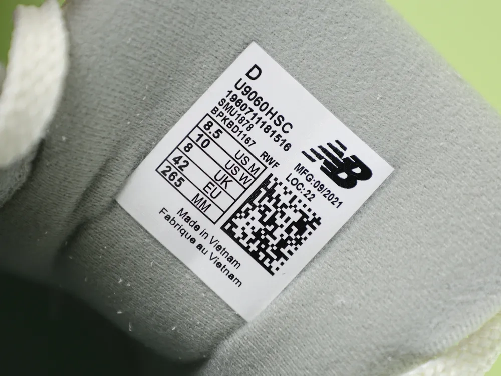 New Balance New Balance 9060 Moonbeam Sea Salt - Image 2