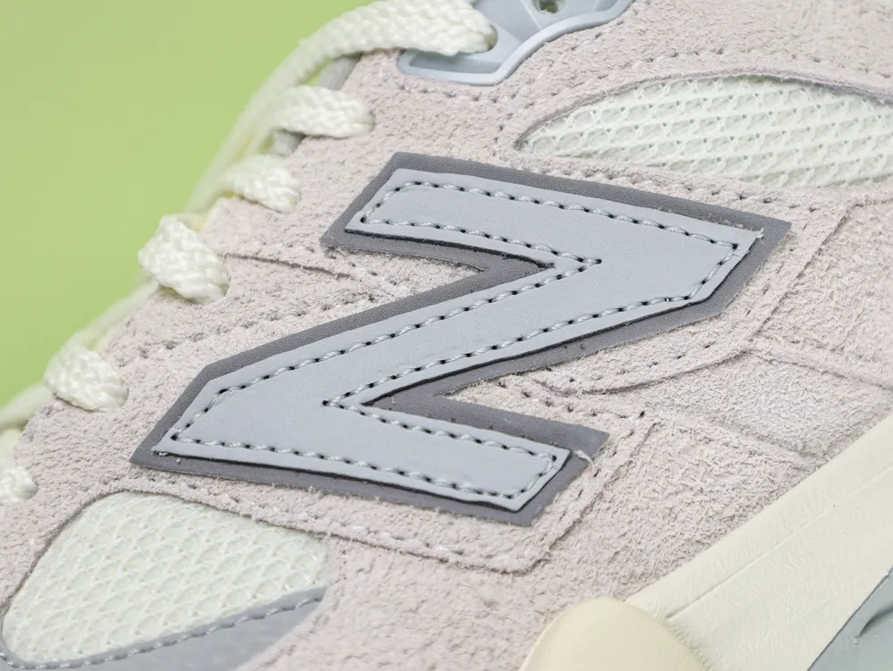 New Balance New Balance 9060 Moonbeam Sea Salt - Image 12