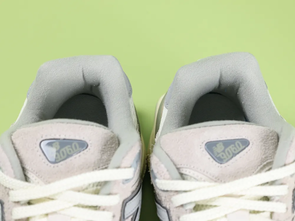 New Balance New Balance 9060 Moonbeam Sea Salt - Image 4