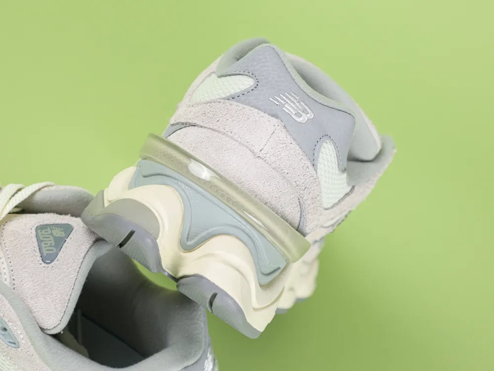 New Balance New Balance 9060 Moonbeam Sea Salt - Image 6