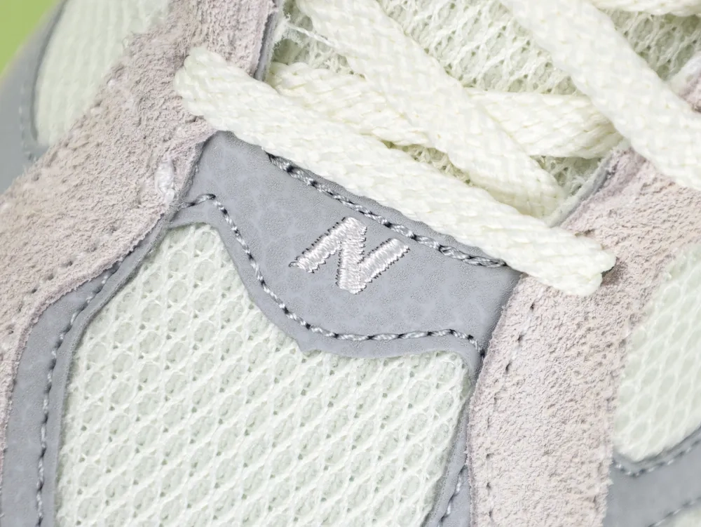 New Balance New Balance 9060 Moonbeam Sea Salt - Image 7