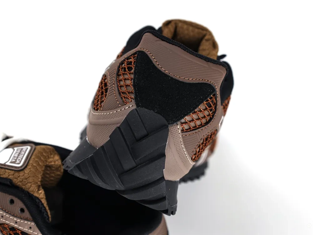 BV Orbit Sneakers Brown - Image 11