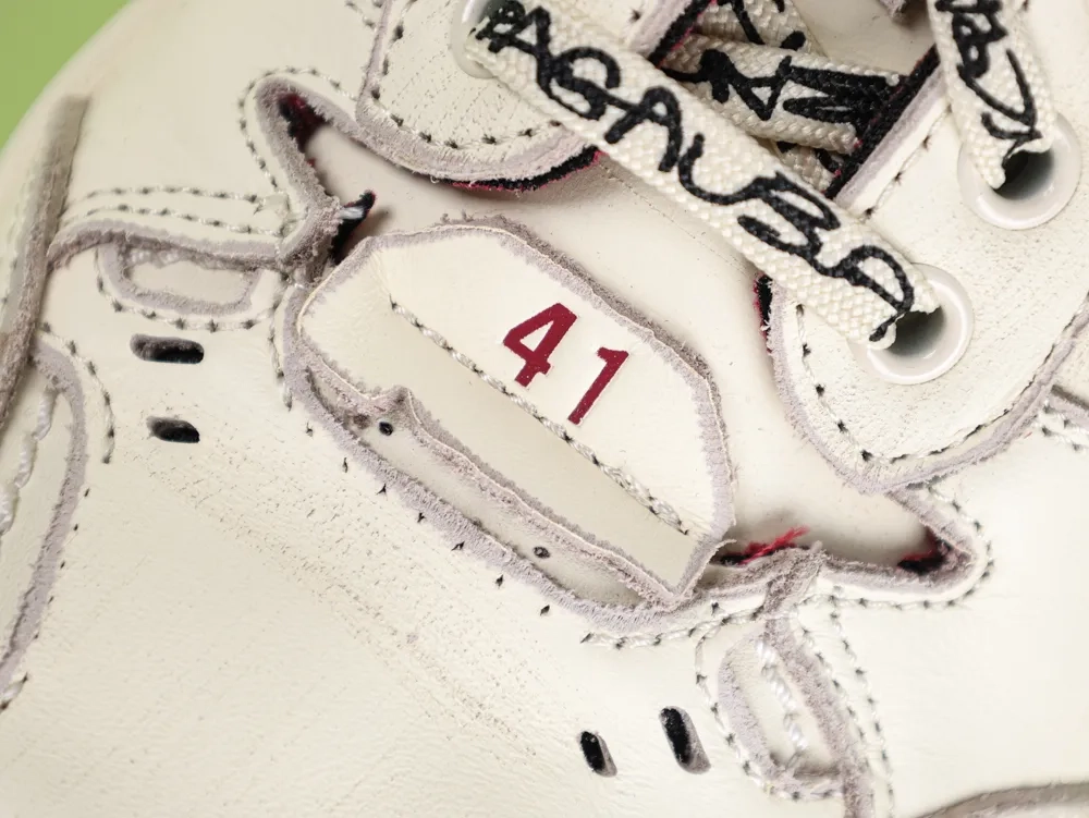 Balenciaga Hamptons Medium Worn White - Image 3