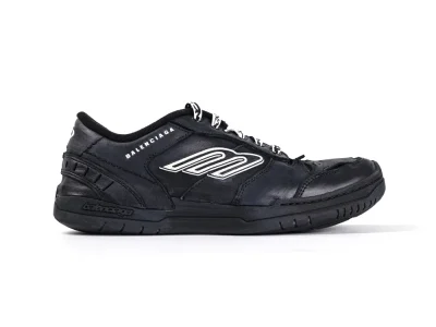 Balenciaga Hamptons Worn Out Sneaker For Men In Black