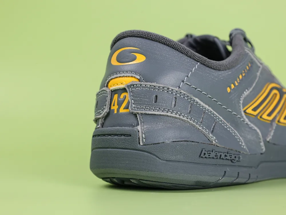 Balenciaga Men's Hamptons Worn-Out Sneakers in Grey and Yellow - Image 6