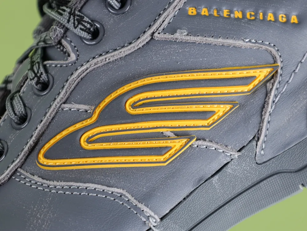 Balenciaga Men's Hamptons Worn-Out Sneakers in Grey and Yellow - Image 8