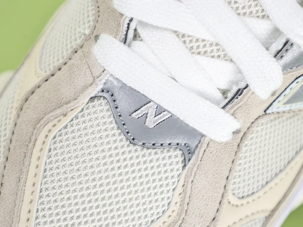 New Balance 9060 Sea Salt Moonbeam Sportschuh - Image 12