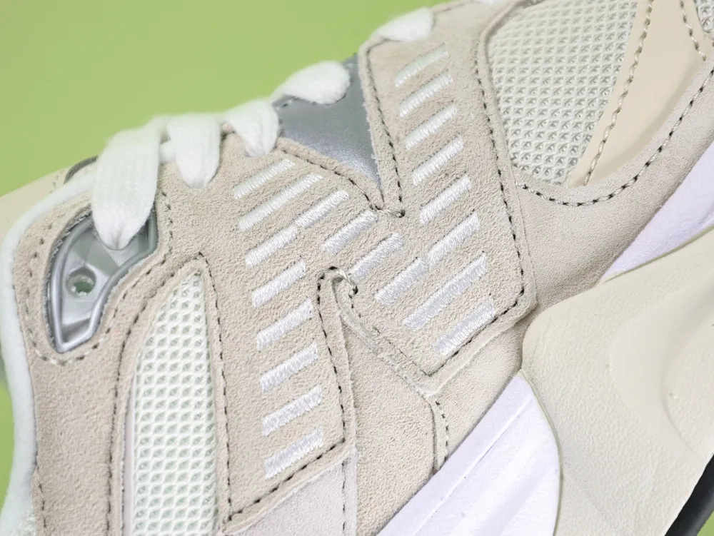 New Balance 9060 Sea Salt Moonbeam Sportschuh - Image 8