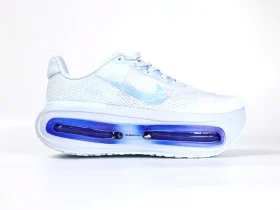 Nike Vomero Running 18 sneakers in white and blue