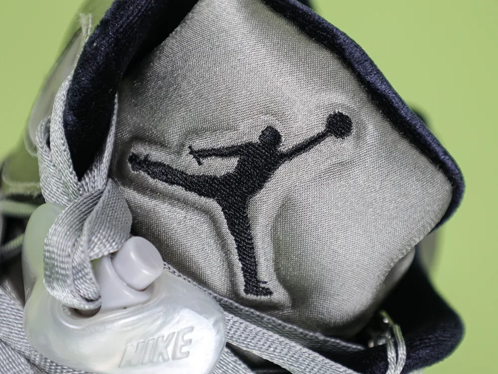 Air Jordan 5 Retro Sneakers Gray - Image 2