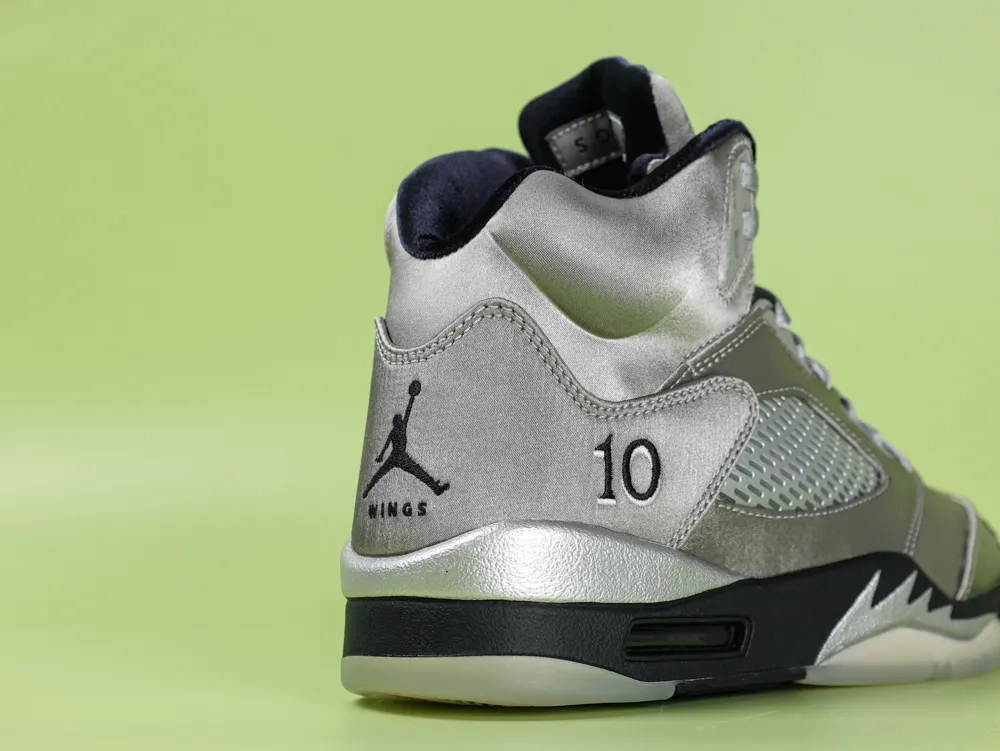 Air Jordan 5 Retro Sneakers Gray - Image 3