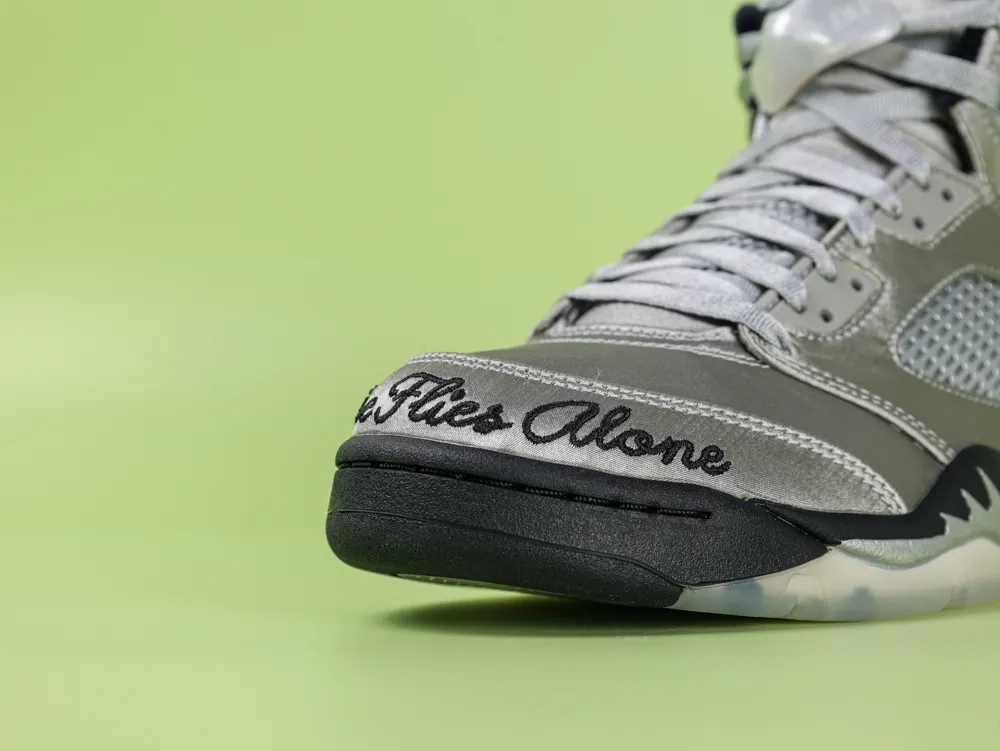 Air Jordan 5 Retro Sneakers Gray - Image 5