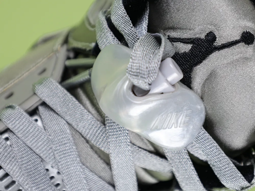 Air Jordan 5 Retro Sneakers Gray - Image 7