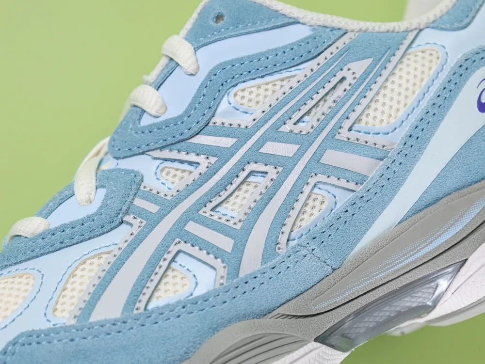 Asics Gel-NYC in light blue - Image 11