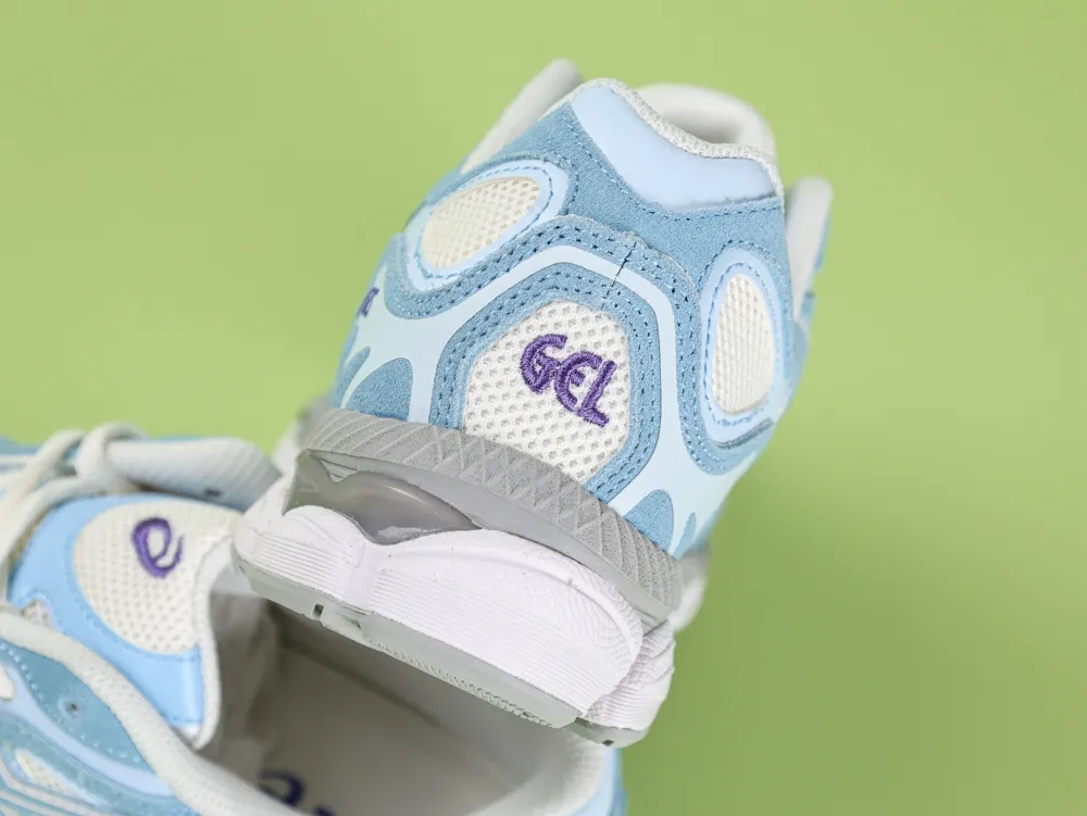 Asics Gel-NYC in light blue - Image 5