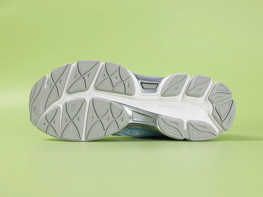 Asics Gel-NYC in light blue - Image 7