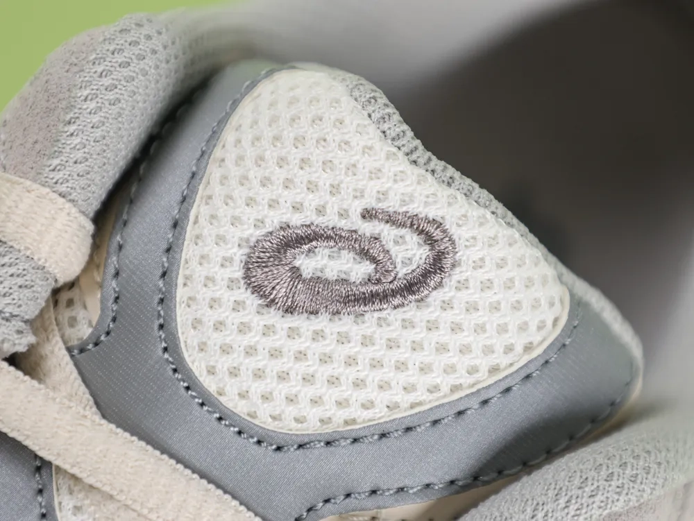 Asics Gel-nyc Sneakers Oyster Grey in White - Image 11