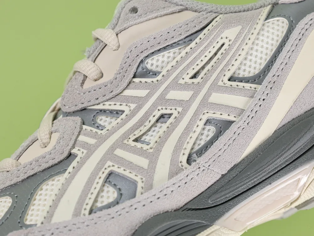 Asics Gel-nyc Sneakers Oyster Grey in White - Image 12