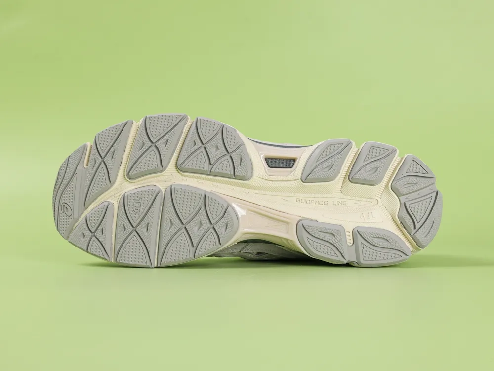 Asics Gel-nyc Sneakers Oyster Grey in White - Image 5