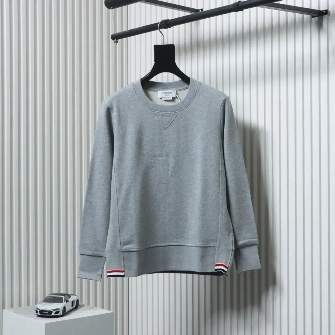 TB Sweatshirt With Round Neck And New Hem - Image 11