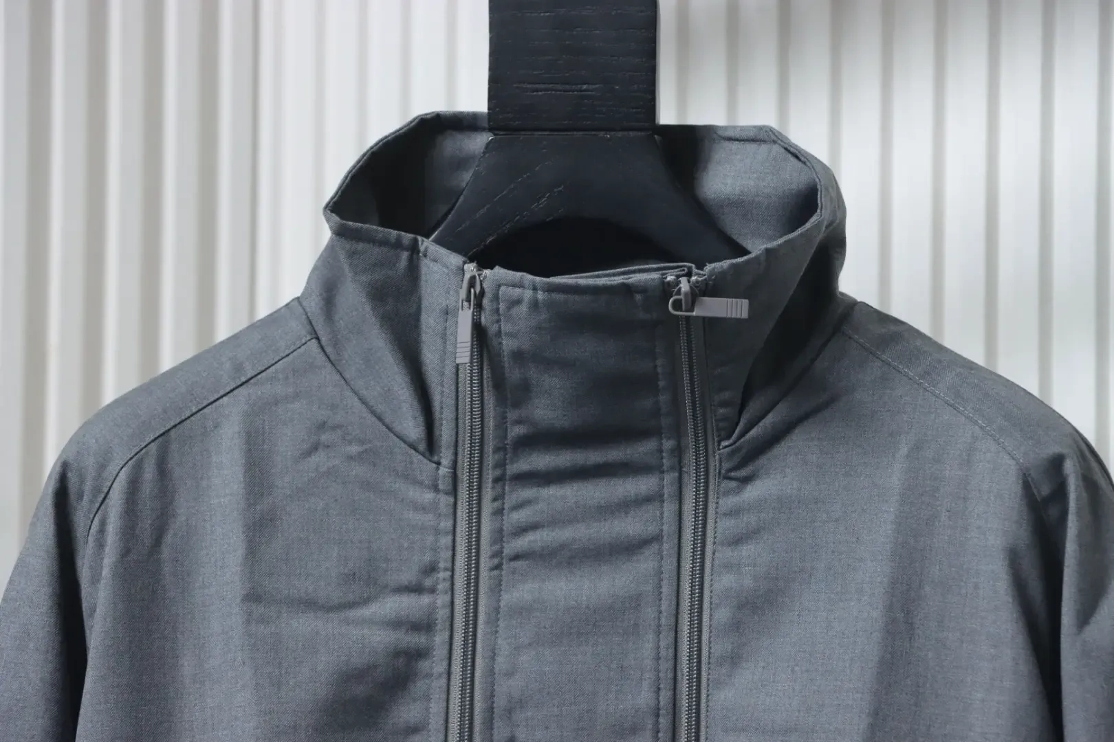 TB Yarn-Dyed Four-Bar Zip Windbreaker - Image 6