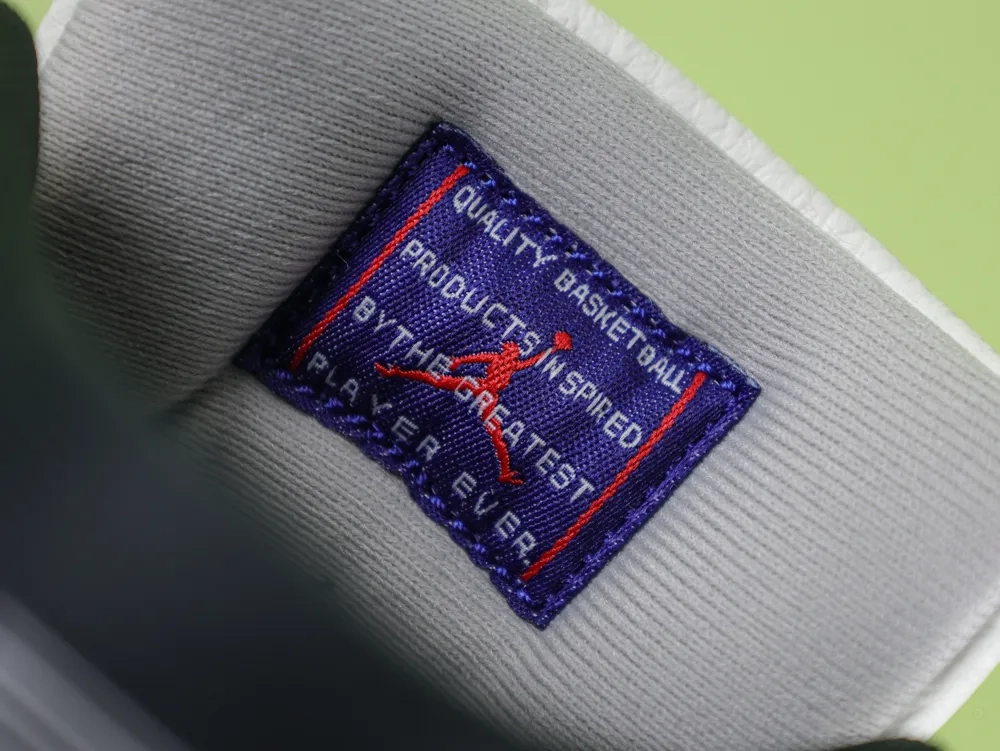 The latest version of the Air Jordan 11 Rare Air - Image 11