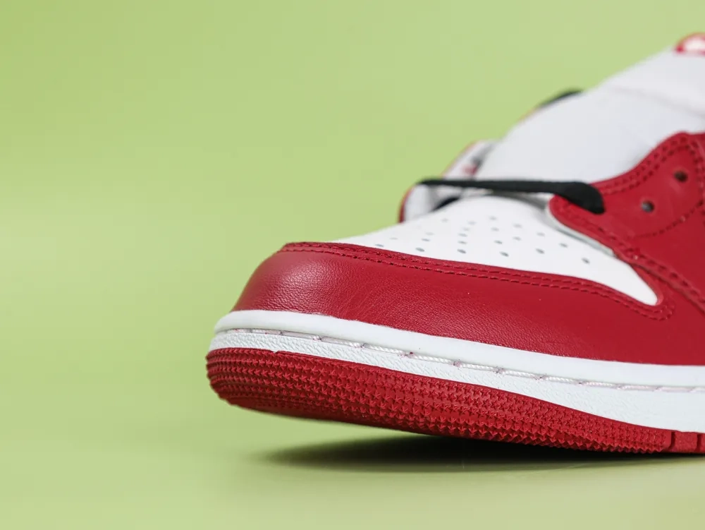 Air Jordan 1 Low OG Sneakers Red 2025 latest version - Image 3