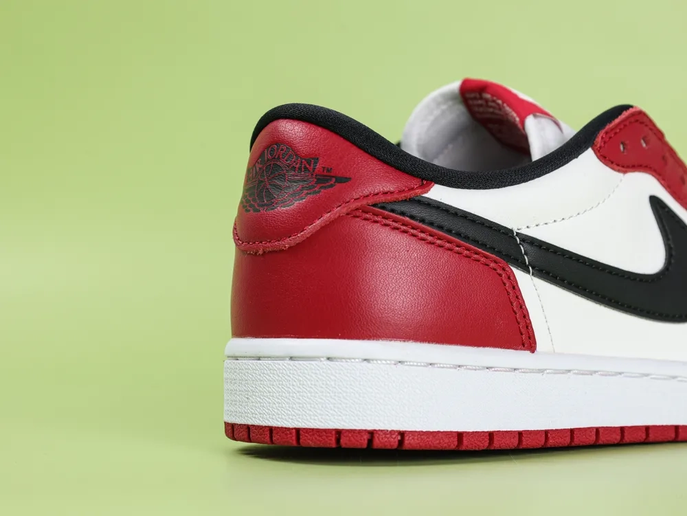 Air Jordan 1 Low OG Sneakers Red 2025 latest version - Image 4