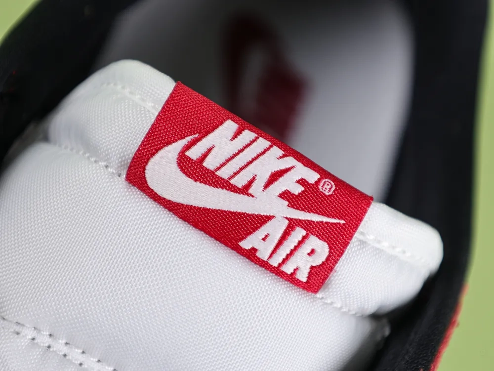 Air Jordan 1 Low OG Sneakers Red 2025 latest version - Image 5