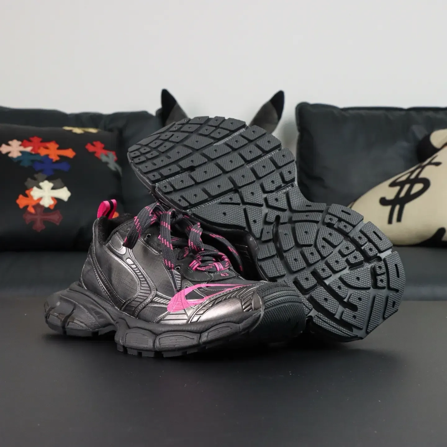 Balenciaga 3XL Black Gray Pink Low Top Sneakers - Image 4