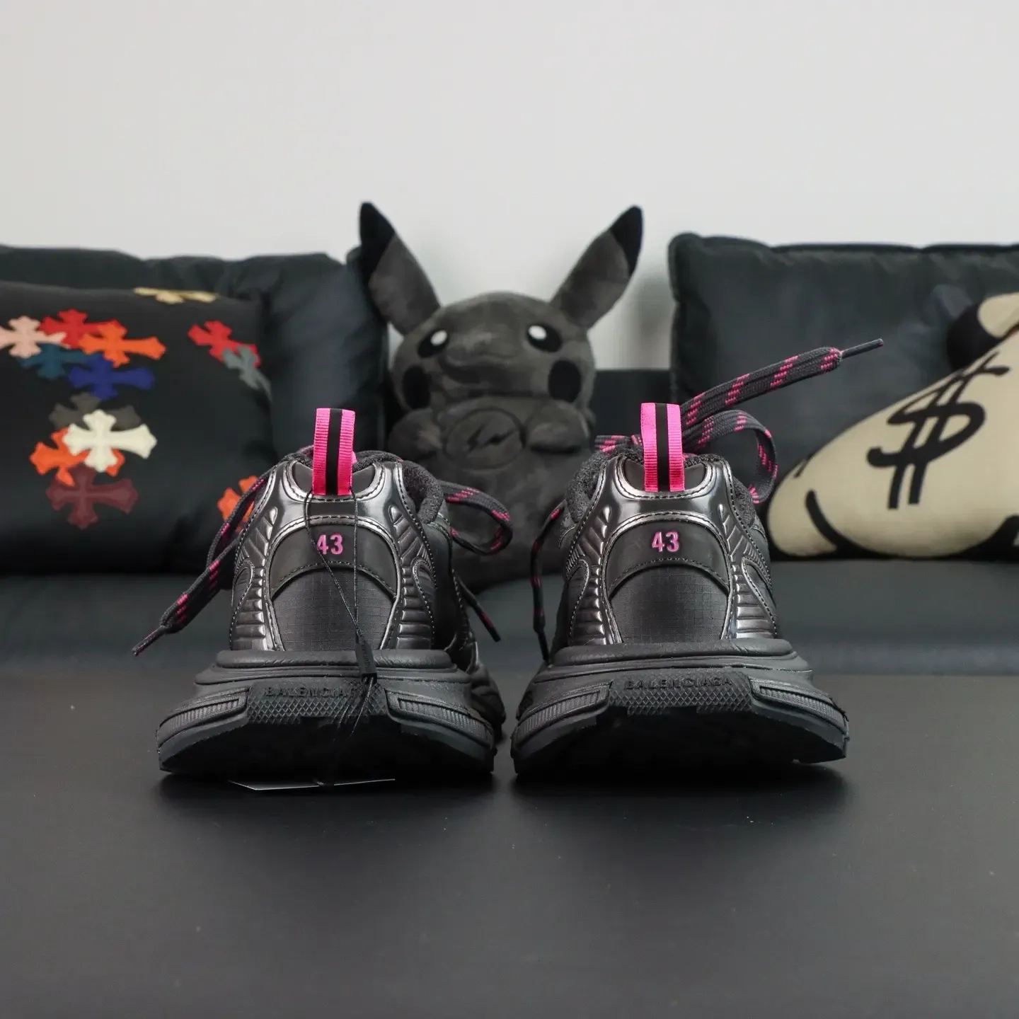 Balenciaga 3XL Black Gray Pink Low Top Sneakers - Image 6