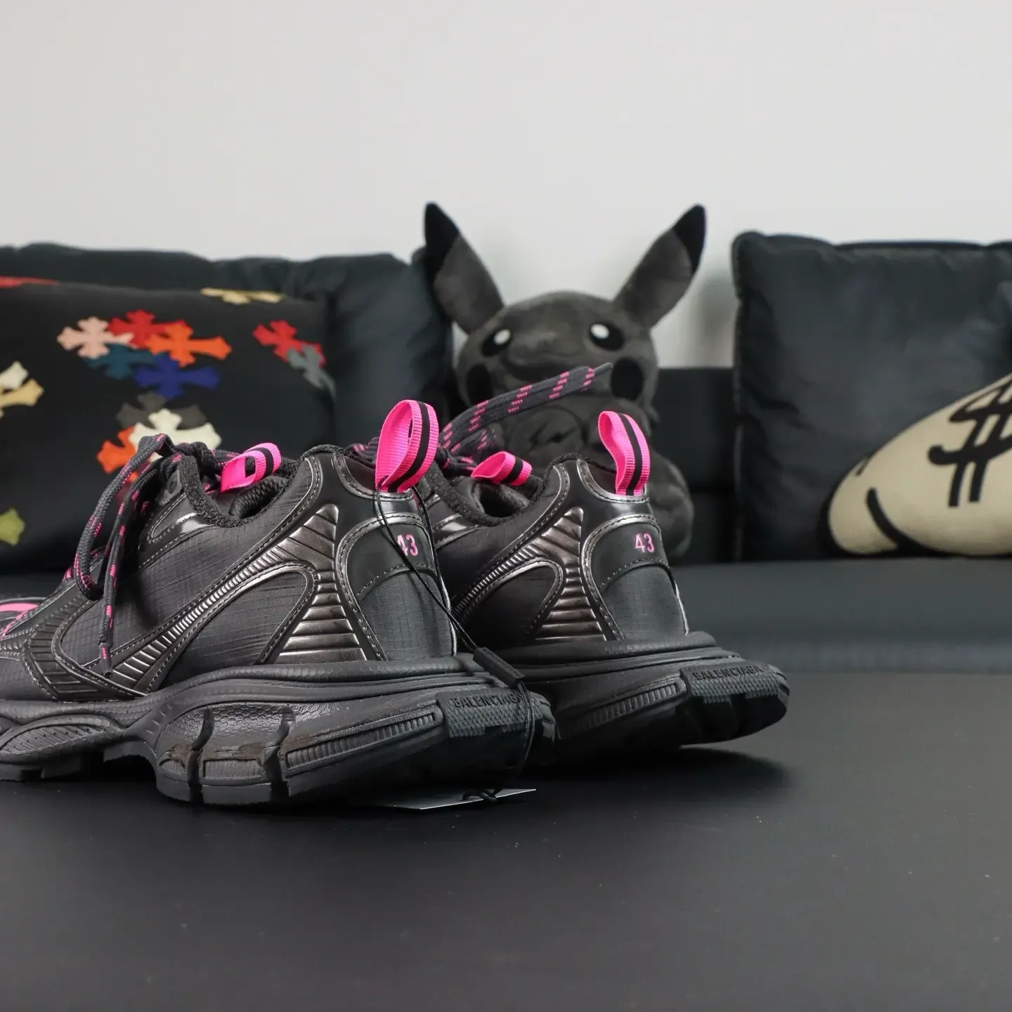 Balenciaga 3XL Black Gray Pink Low Top Sneakers - Image 7