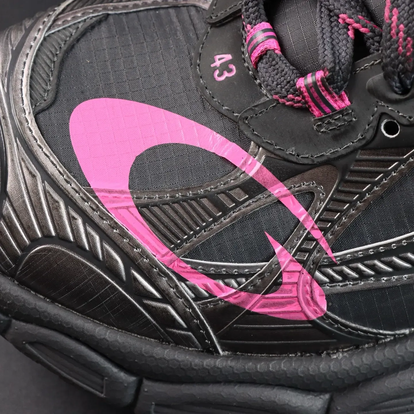 Balenciaga 3XL Black Gray Pink Low Top Sneakers - Image 8