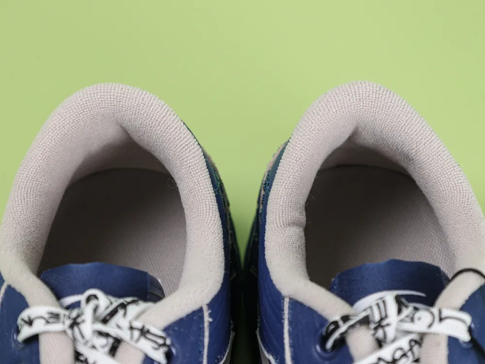 Balenciaga Hamptons Medium Worn Out Sneaker Blue - Image 2