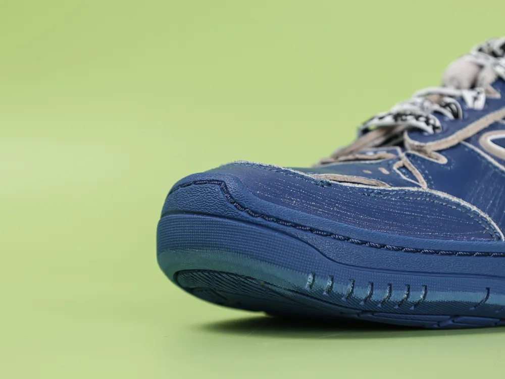 Balenciaga Hamptons Medium Worn Out Sneaker Blue - Image 5