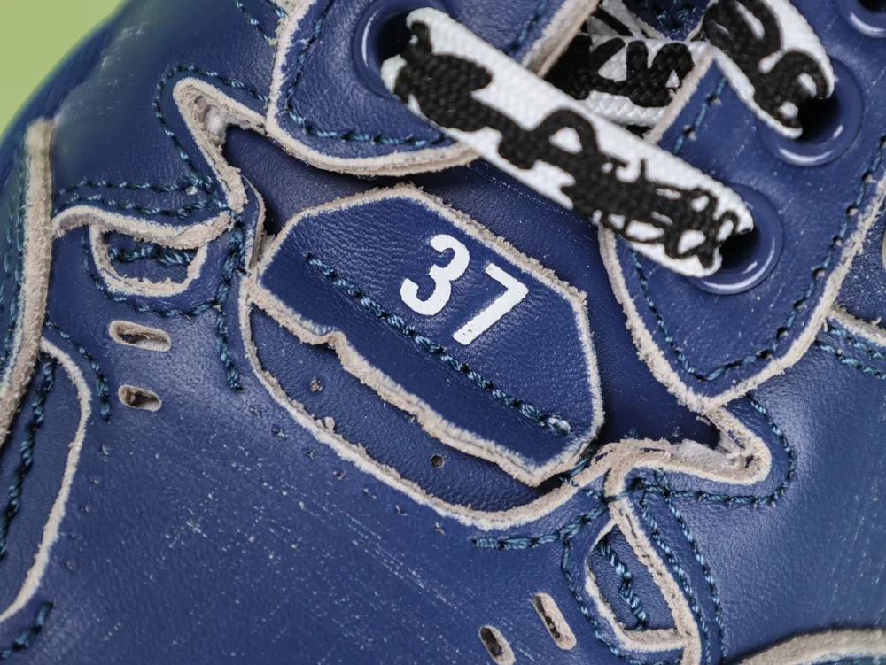 Balenciaga Hamptons Medium Worn Out Sneaker Blue - Image 7