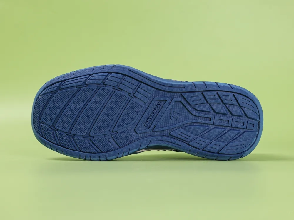 Balenciaga Hamptons Medium Worn Out Sneaker Blue - Image 10