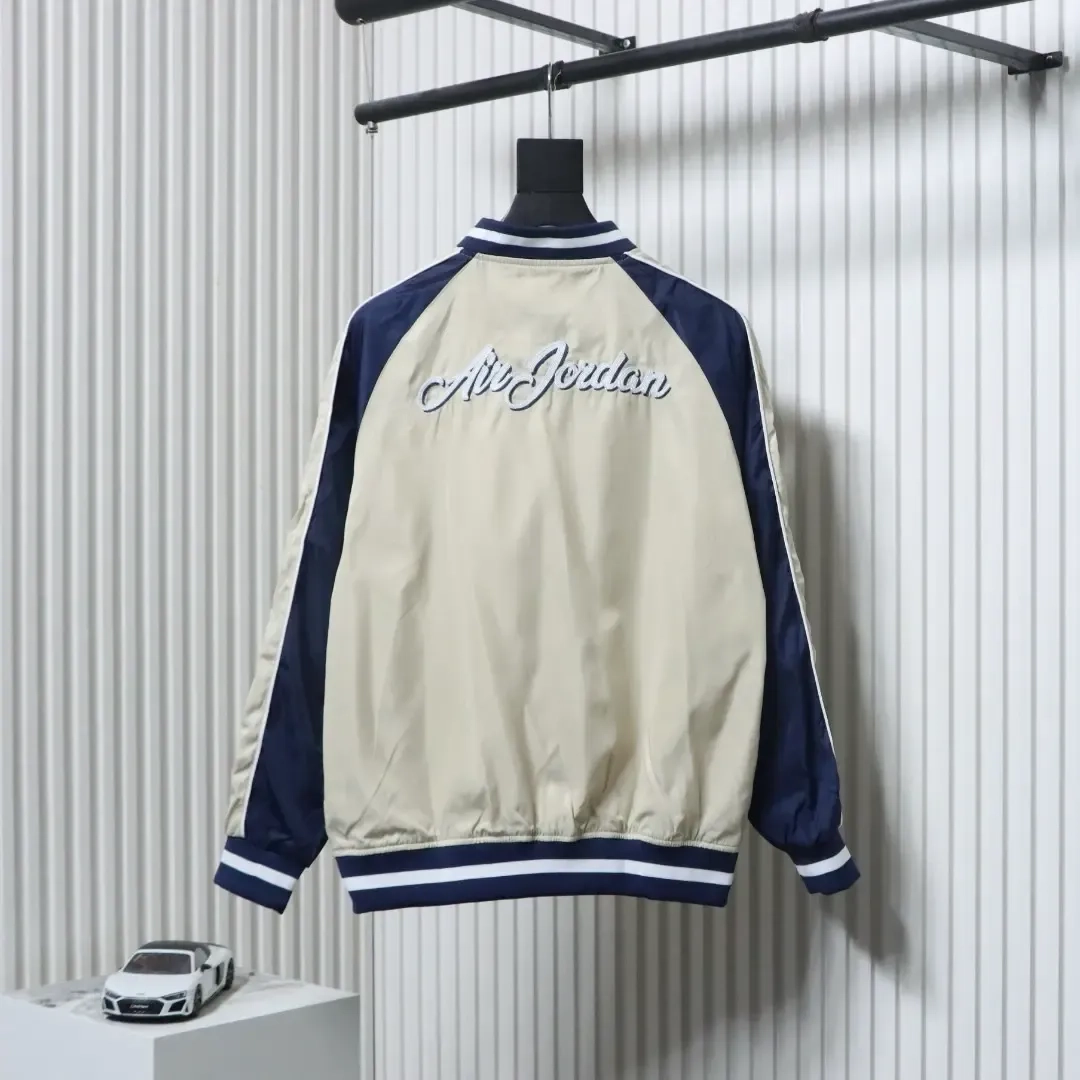 Jacket With Contrasting Patch Design And Embroidered Air Jordan Logo XXL - Image 2