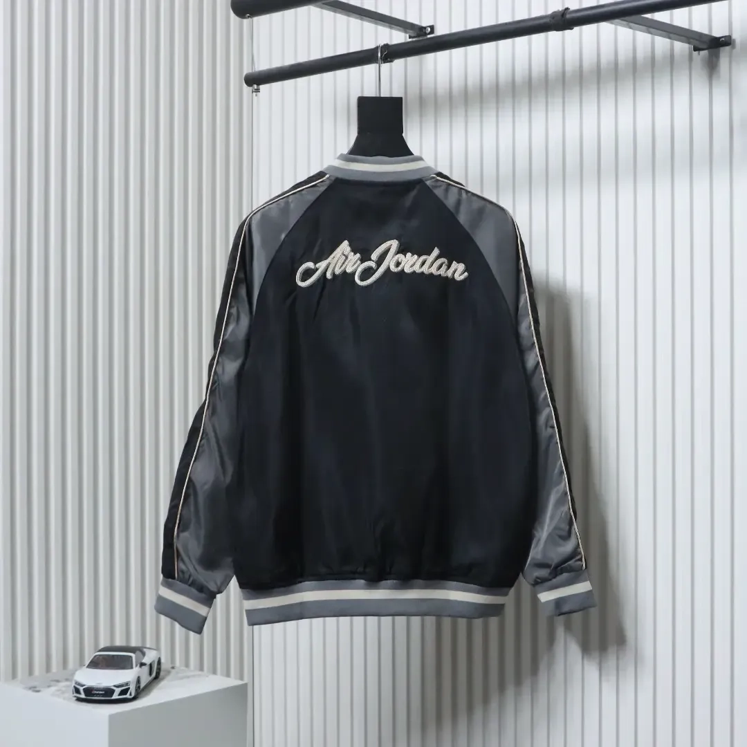 Jacket With Contrasting Patch Design And Embroidered Air Jordan Logo XXL - Image 13