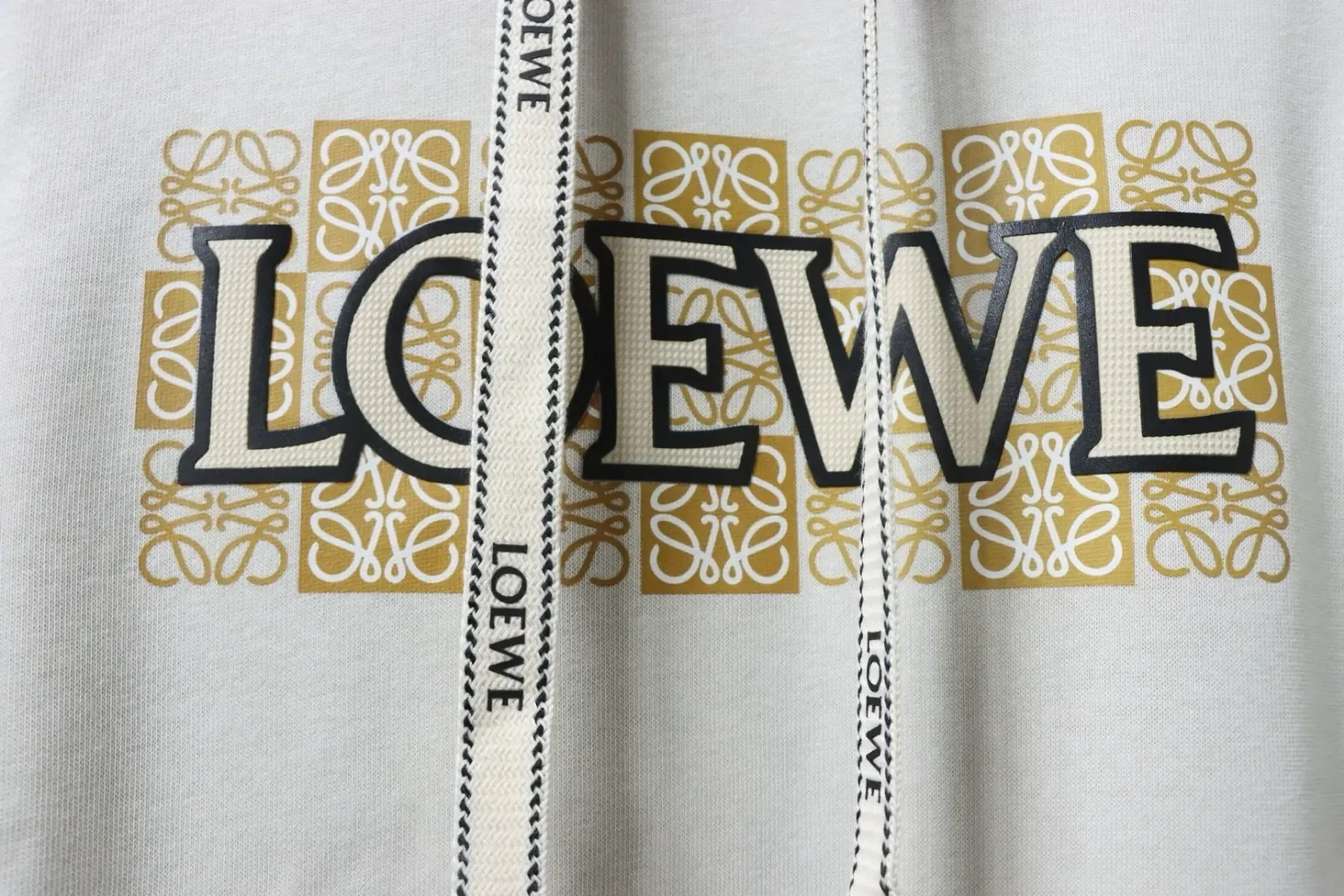 LO Hooded sweatshirt with hollowed-out, laminated lettering XXL - Image 14